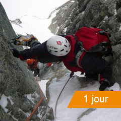 COULOIRS ET GOULOTTES DES PYRÉNÉES