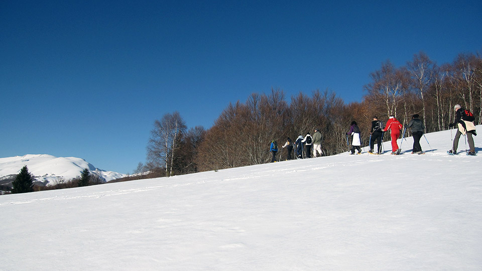 Balade hors des sentiers balisés en raquettes à neige avec le Bureau des Guides des Pyrénées Ariégeoises