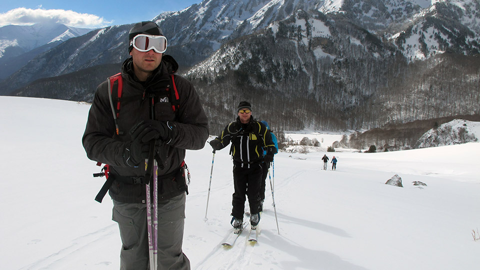 Ski de randonnée - Une pente un sommet - Bureau des Guides des Pyrénées Ariégeoises